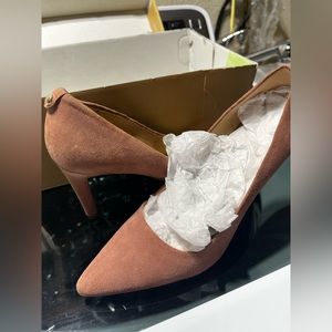 Michael kors nude pump heels